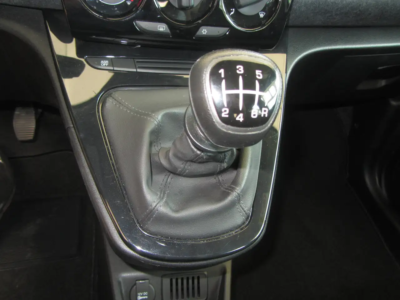 Lancia Ypsilon 2022 — фото 9