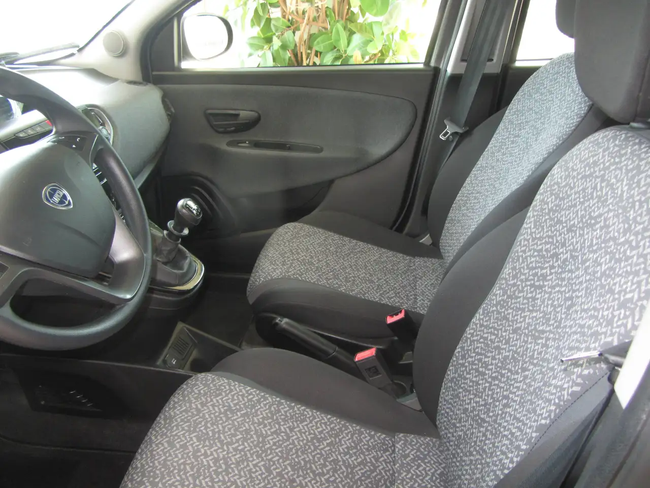 Lancia Ypsilon 2022 — фото 12