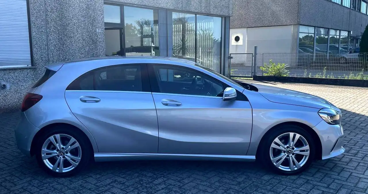 Mercedes-Benz A 180