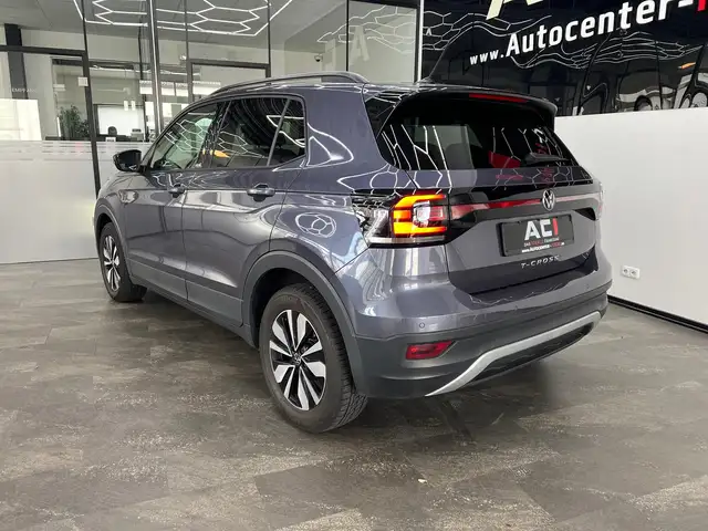 Volkswagen T-Cross view 6
