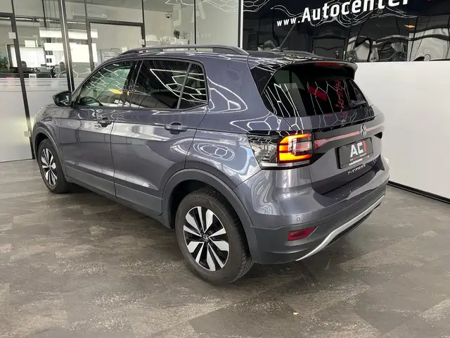 Volkswagen T-Cross view 5