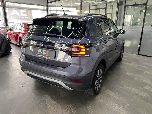 Volkswagen T-Cross view 8