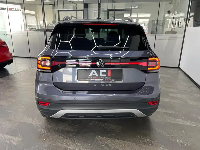 Volkswagen T-Cross view 7