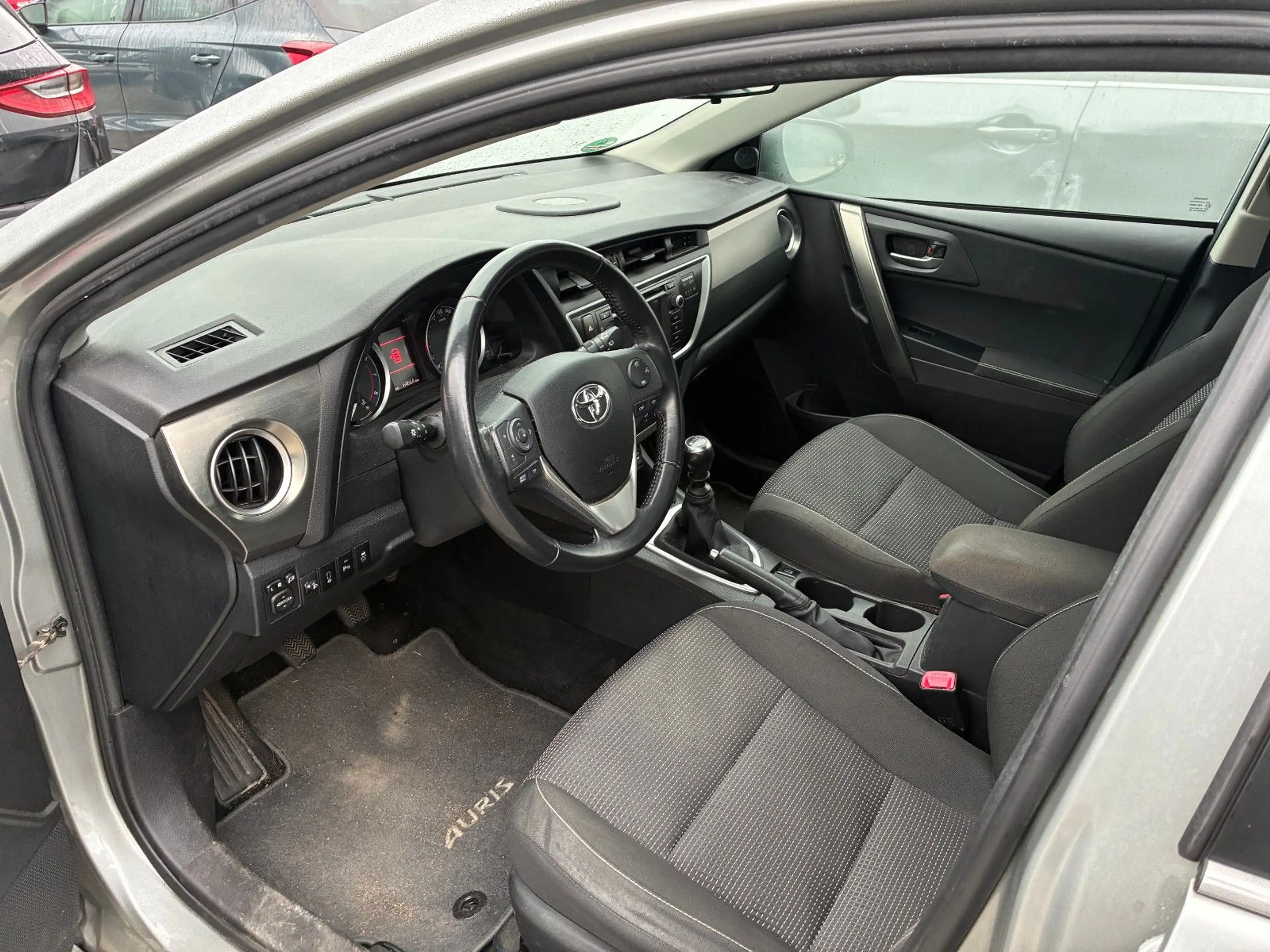 Toyota Auris Start Edition — photo 5