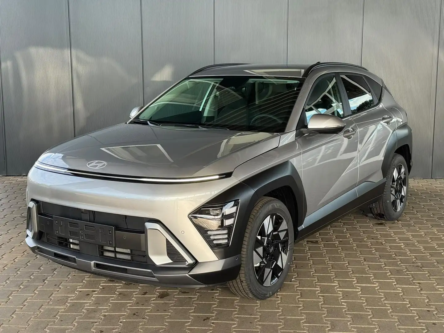 Hyundai KONA Comfort Plus 1.6 T-GDI 2WD 7-DCT / 360 Grad PDC... Silber - 1