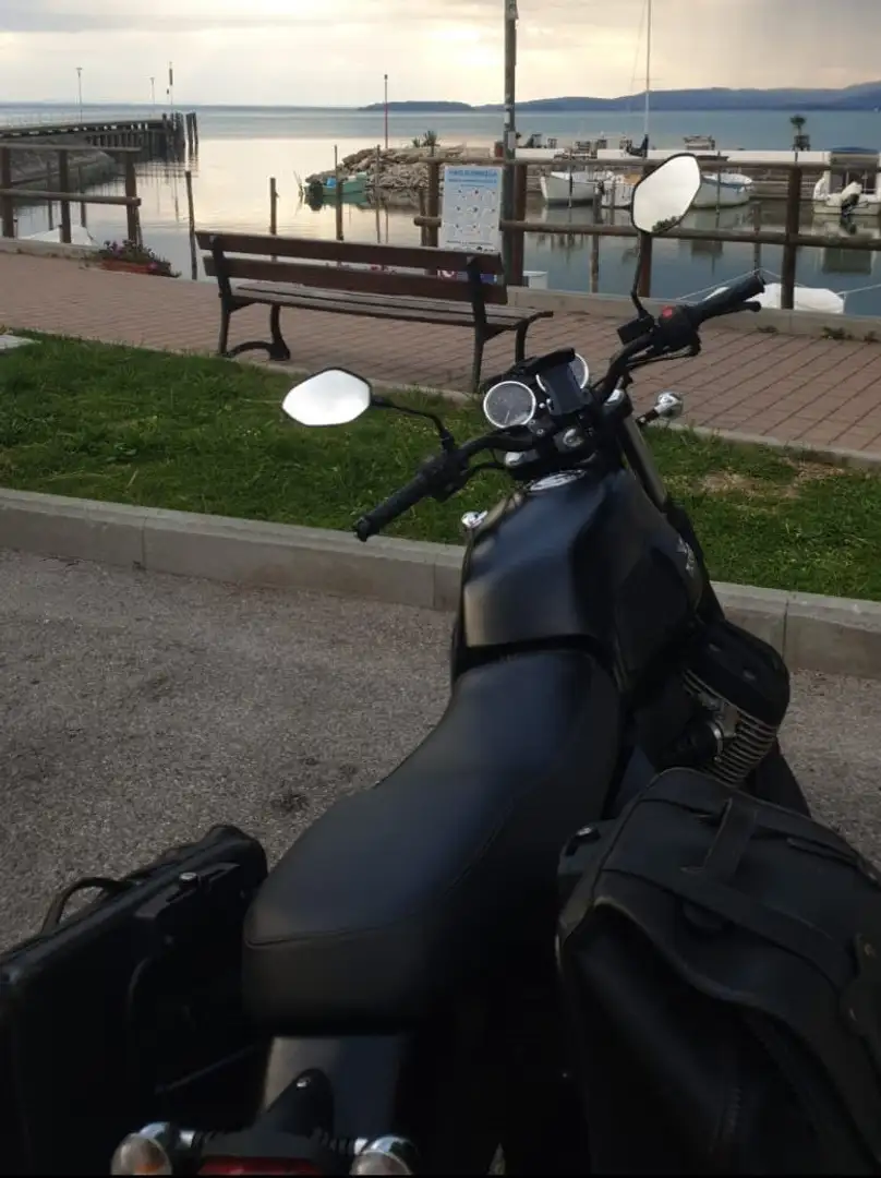 Moto Guzzi V 7 Stone II Black - 2