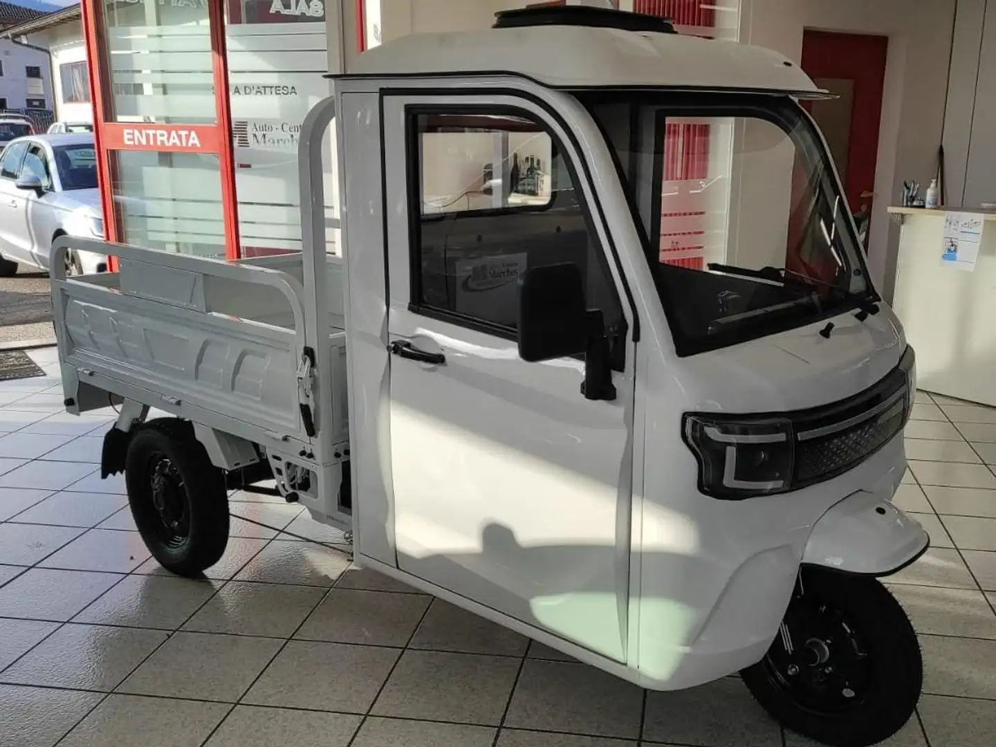 Piaggio Ape MOTOCARRO ELETTRICO CABINATO E CASSONE RIBALTABILE Blu/Azzurro - 1