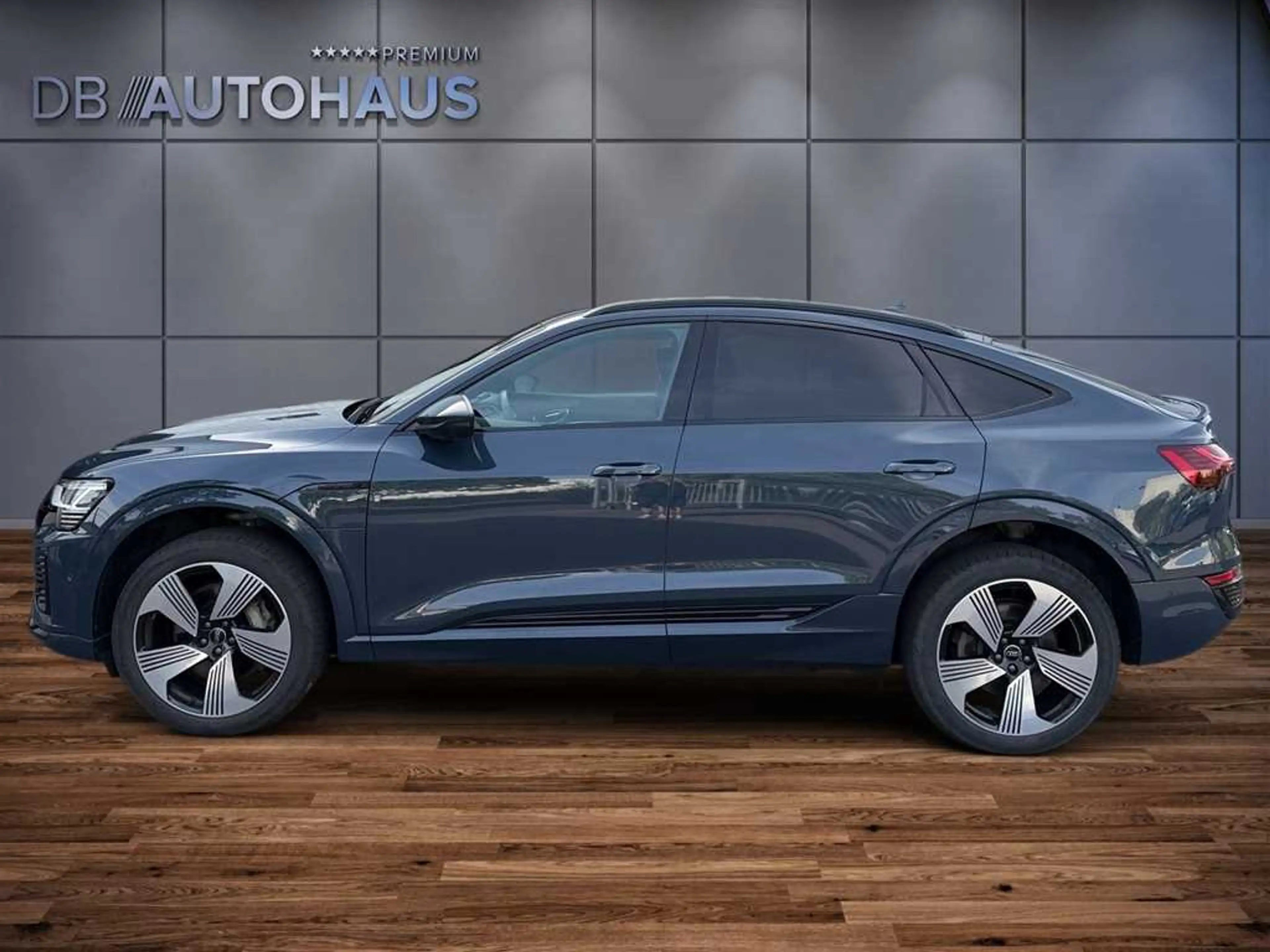 Audi Q8 e-tron S line quattro 95 kWh — photo 7