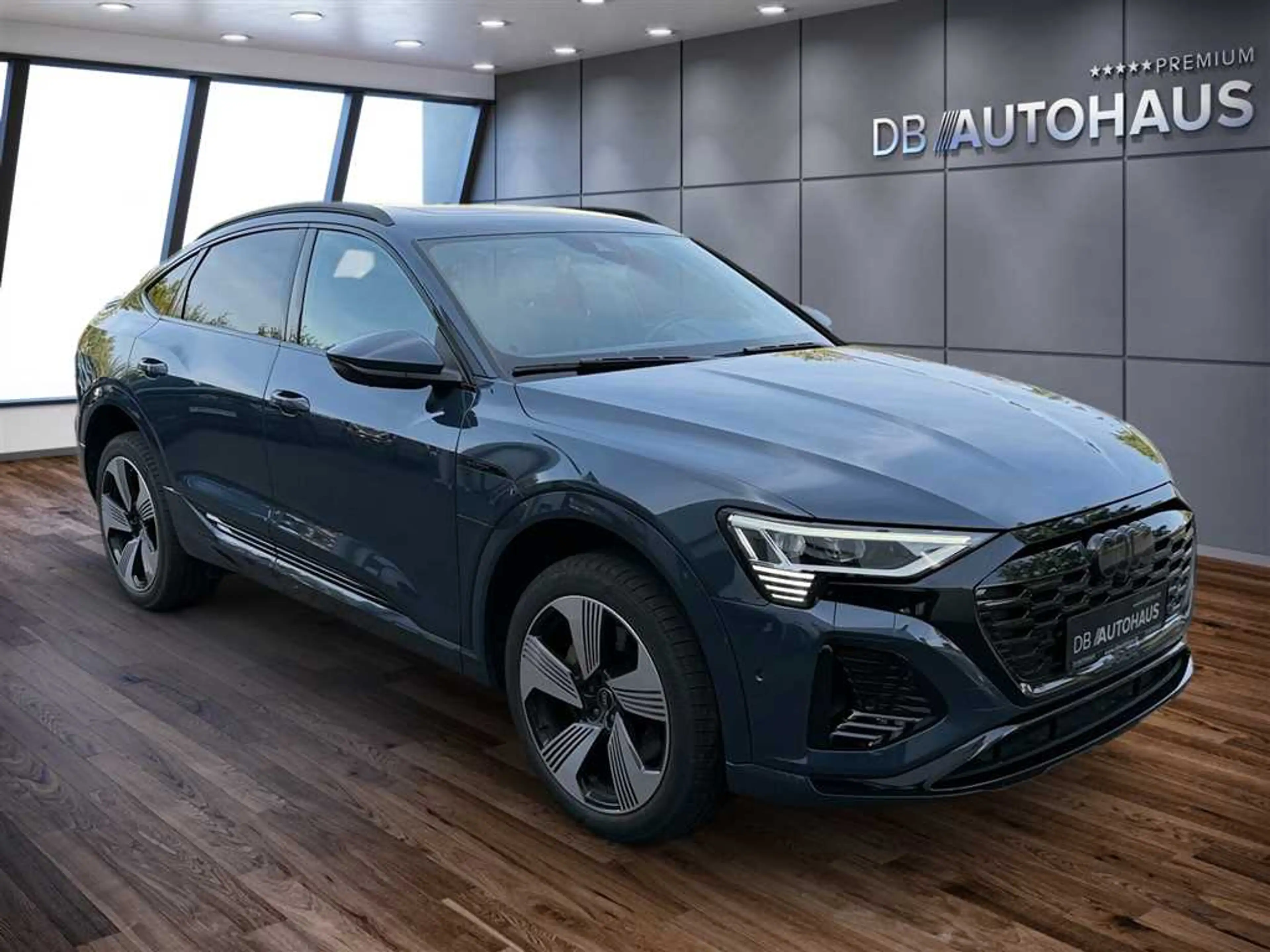 Audi Q8 e-tron S line quattro 95 kWh — photo 2