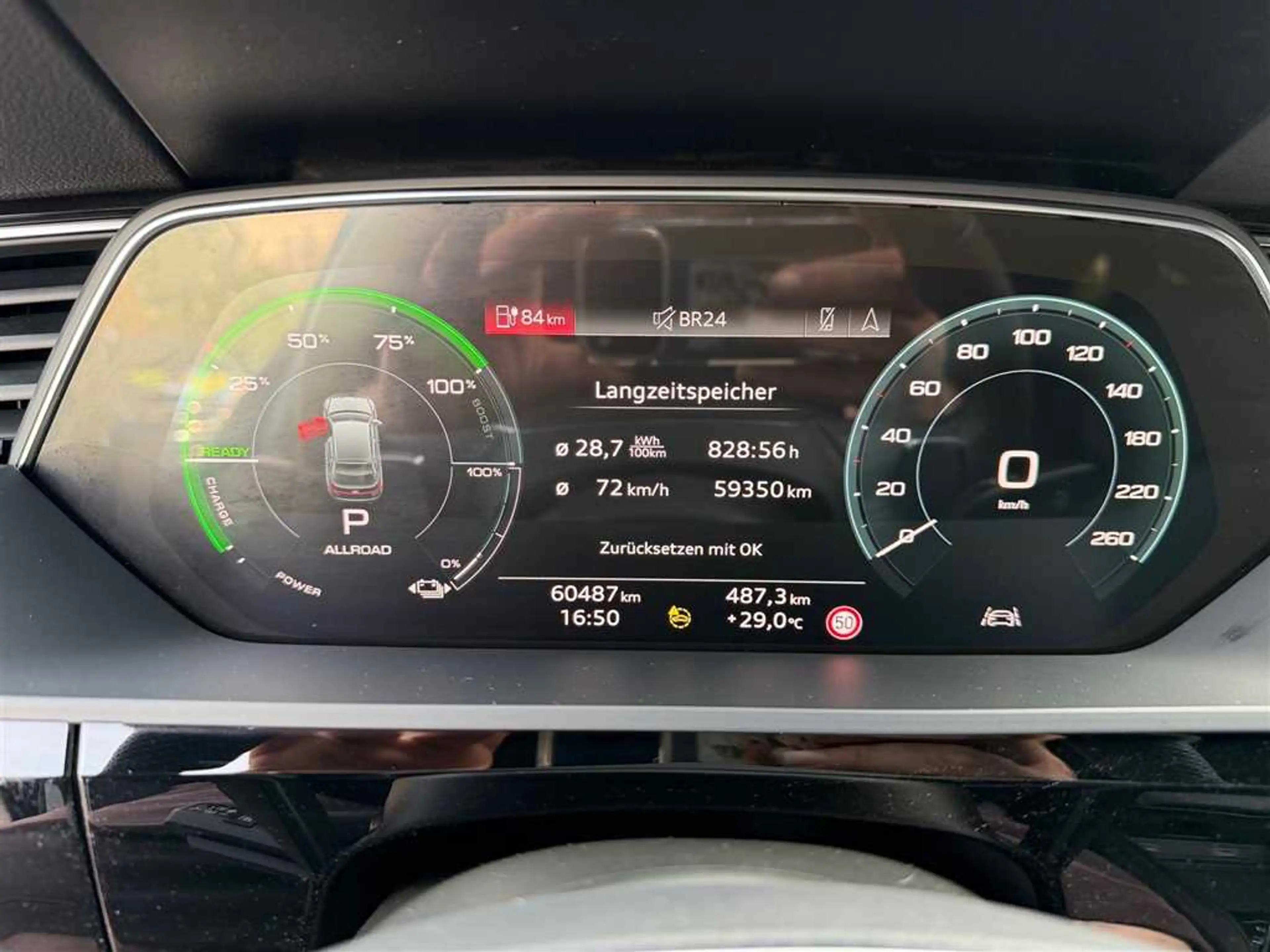 Audi Q8 e-tron S line quattro 95 kWh — photo 10