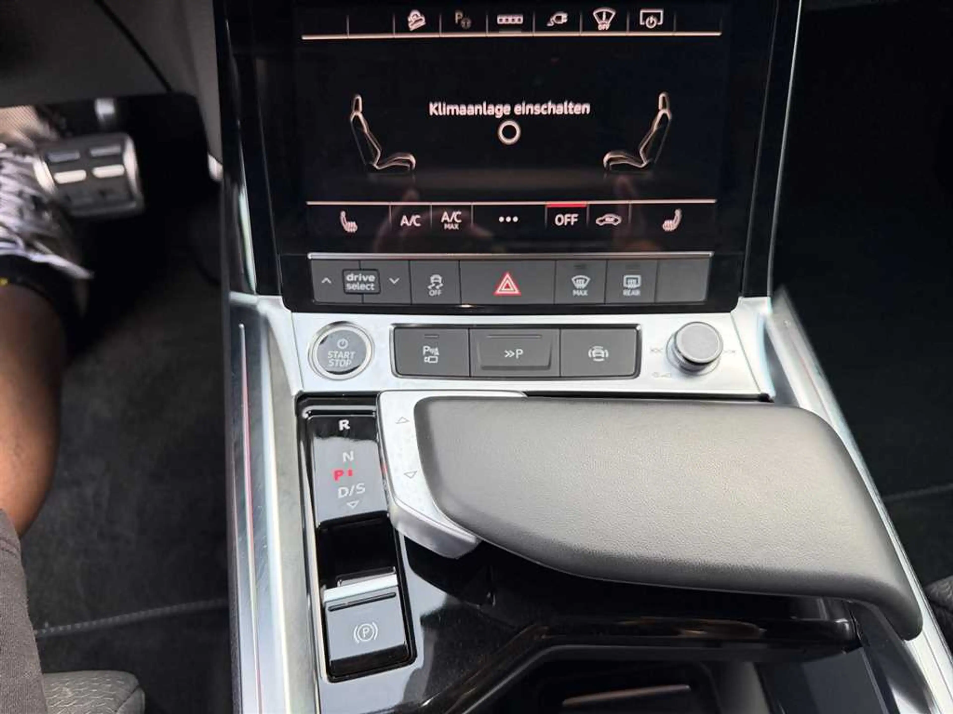 Audi Q8 e-tron S line quattro 95 kWh — photo 14