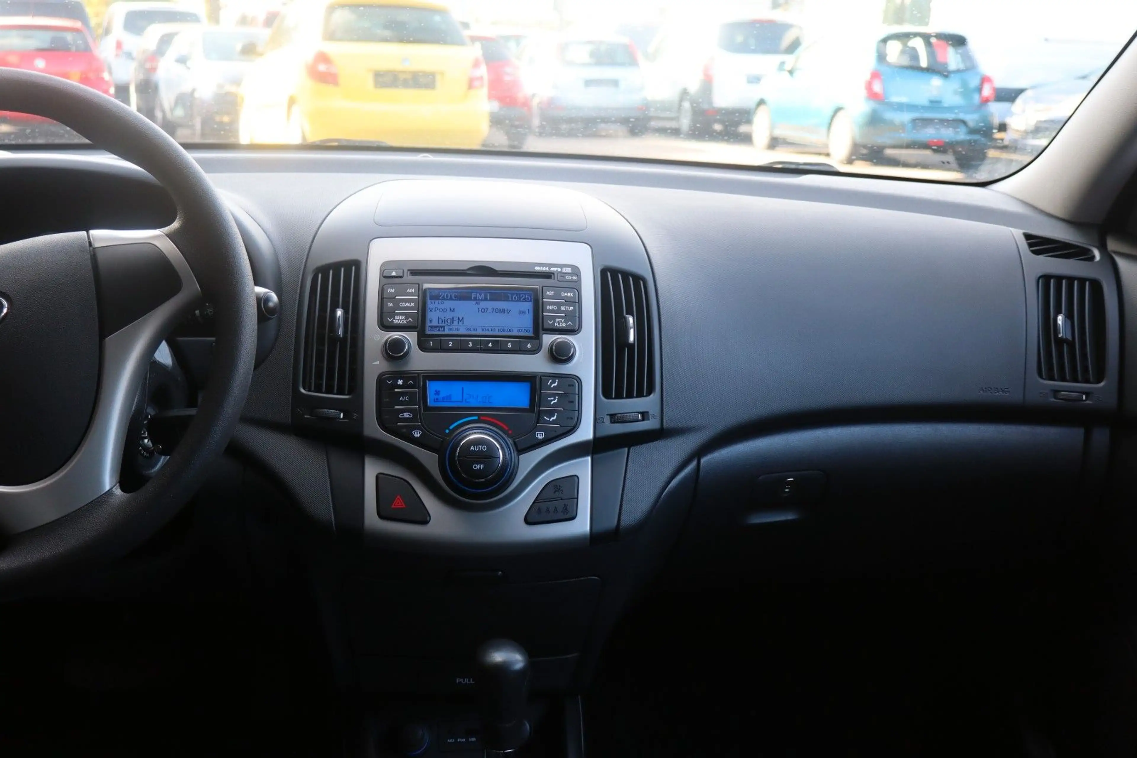 Hyundai i30 Comfort 1,6 Automatik — photo 13