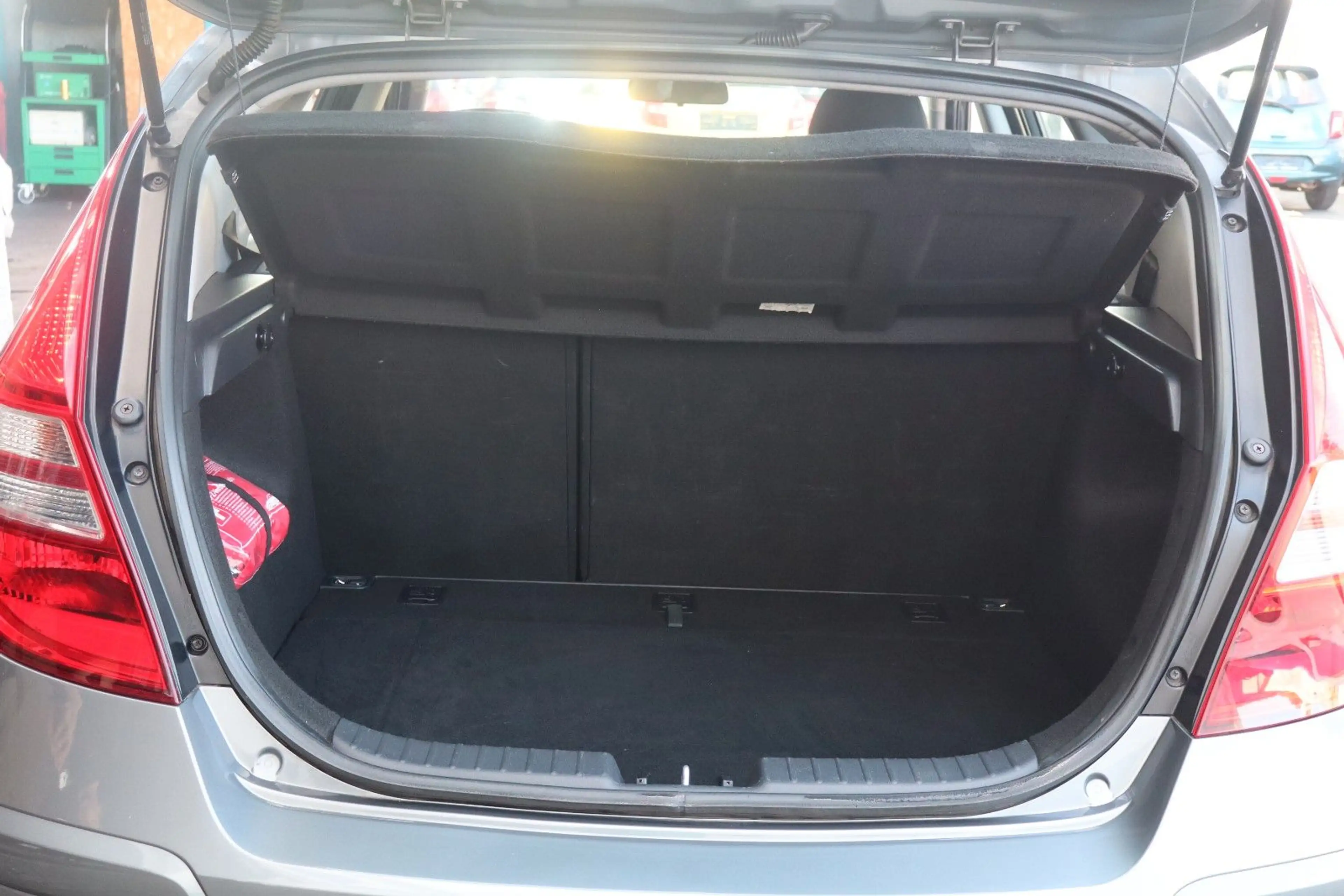 Hyundai i30 Comfort 1,6 Automatik — photo 8