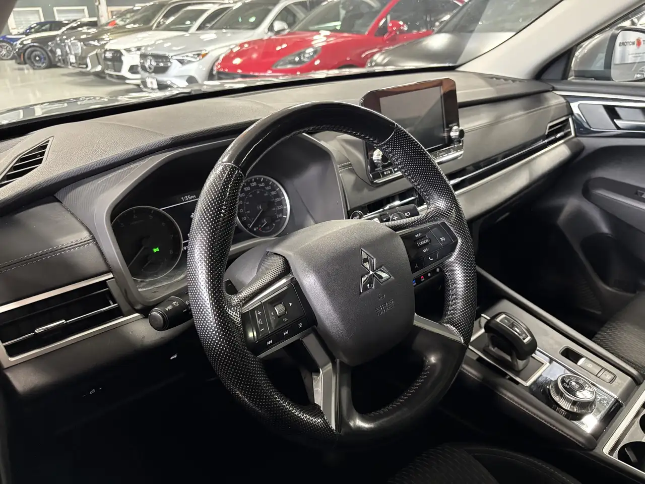 Mitsubishi Outlander снимка Mitsubishi Outlander