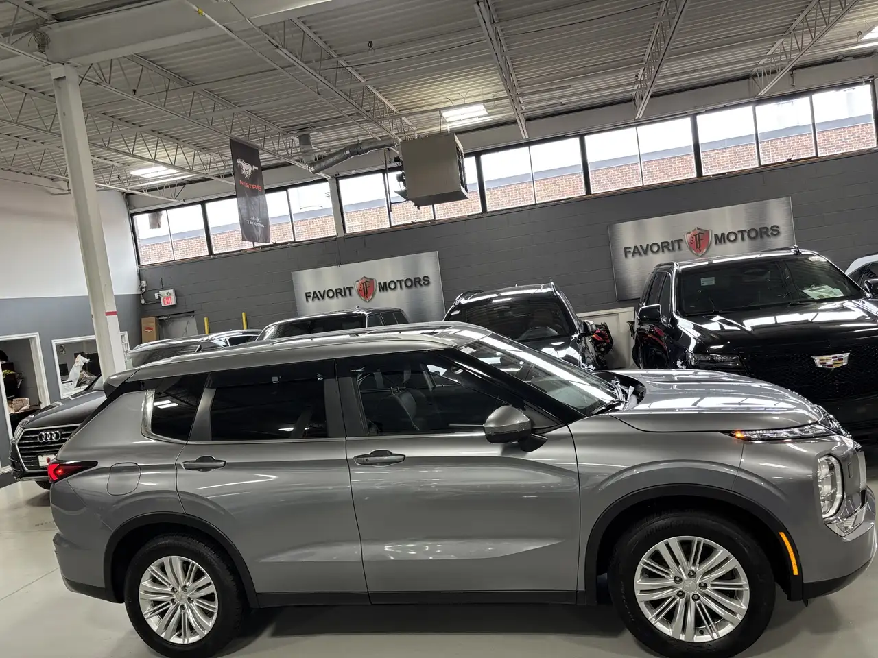 Mitsubishi Outlander снимка Mitsubishi Outlander