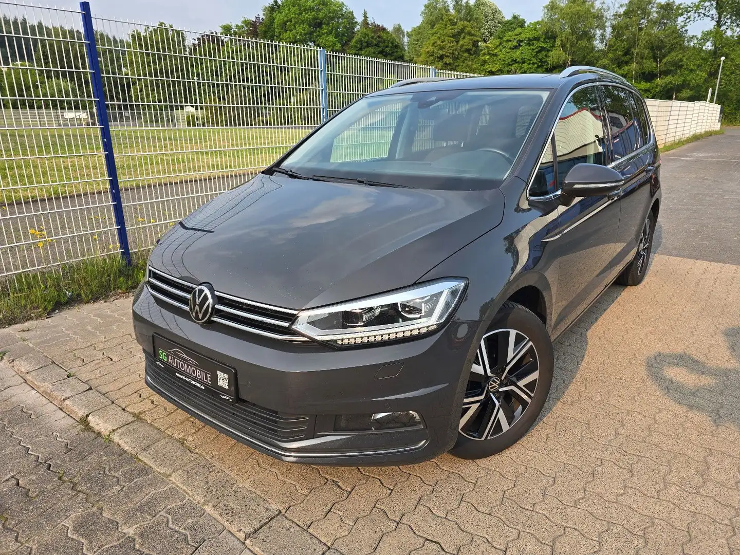 Volkswagen Touran 1.5 TSI Highline °PANO°LED°NAVI°CAM°ACC° Gris - 1