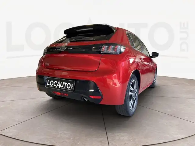 Peugeot 208 view 4