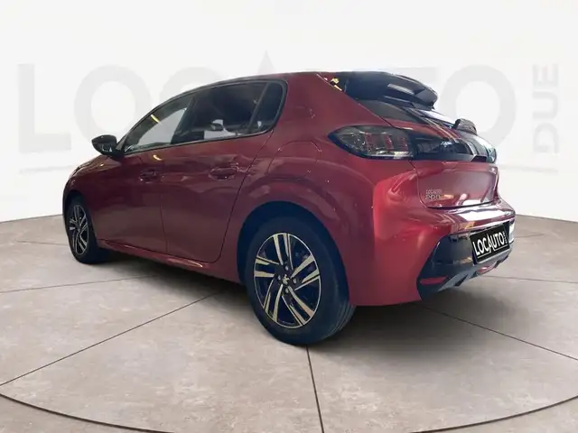 Peugeot 208 view 5