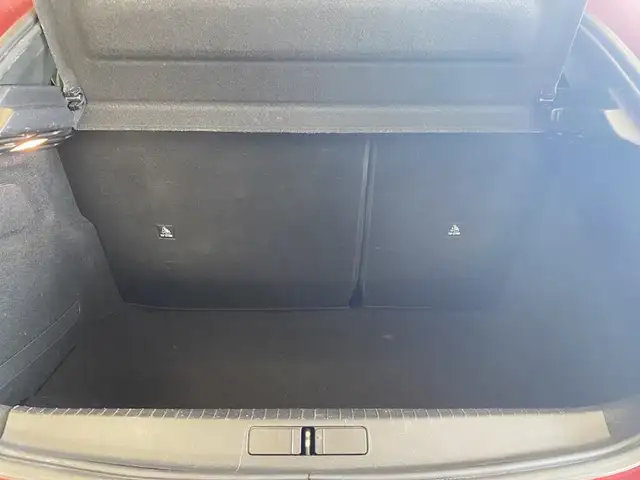 Peugeot 208 view 9