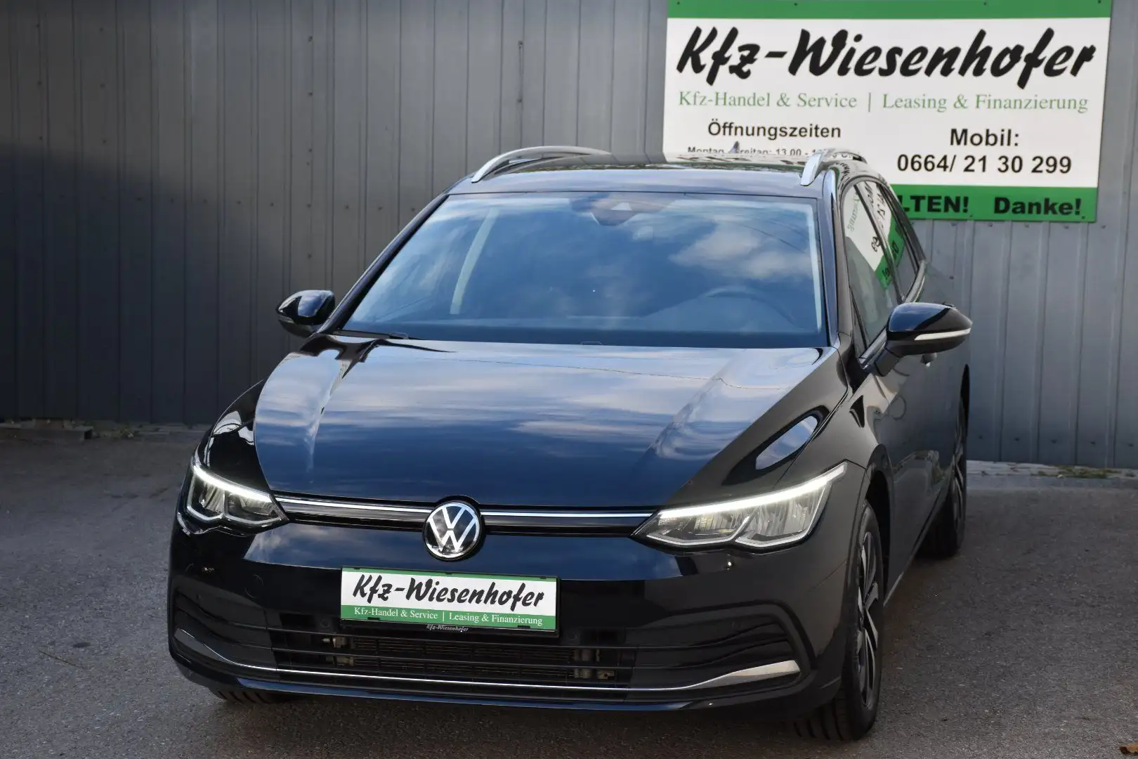 Volkswagen Golf VIII 2.0 DSG TDI 150 PS Life Variant / Anhängerku Schwarz - 2
