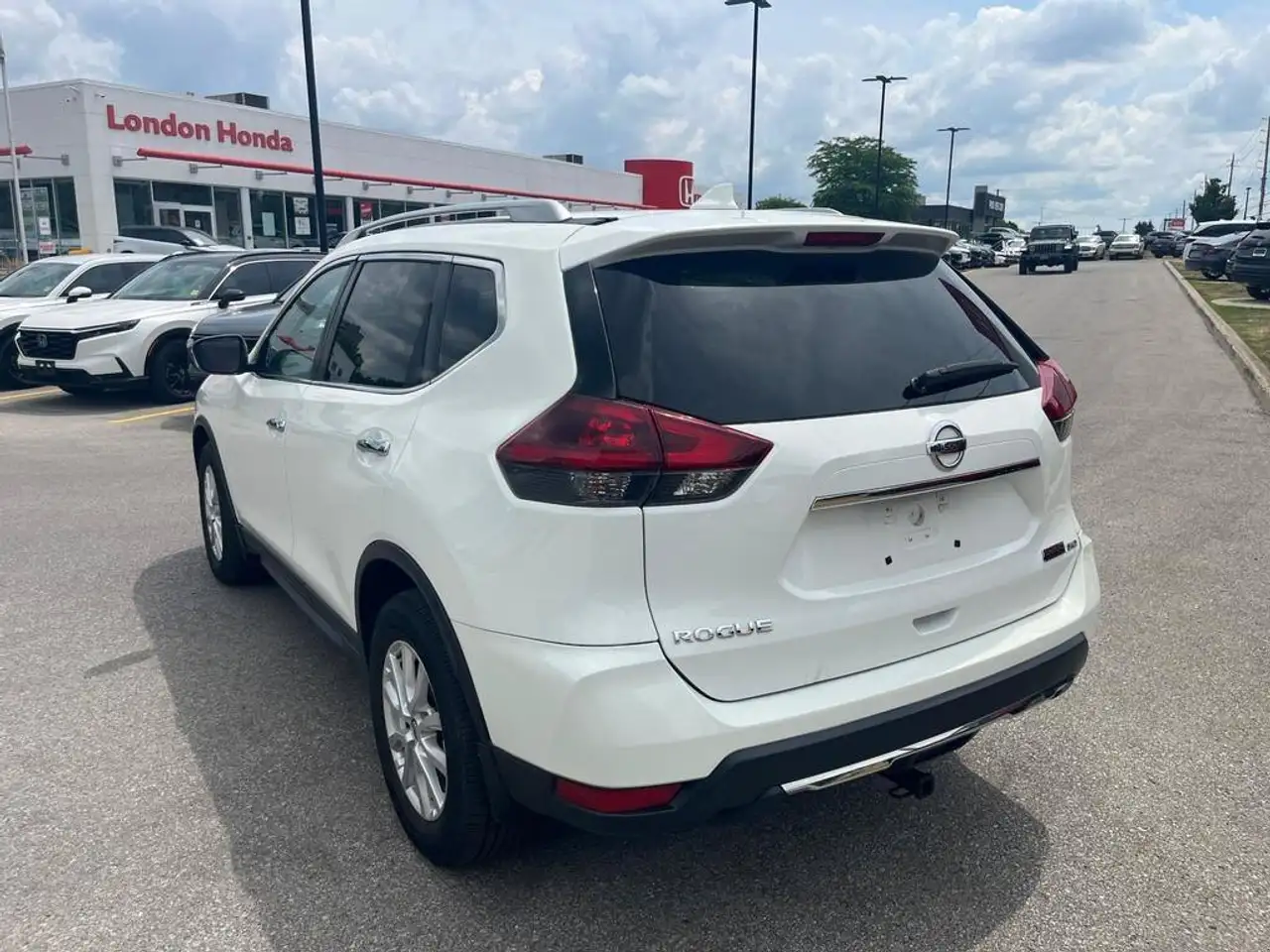 Nissan Rogue fotografie Nissan Rogue