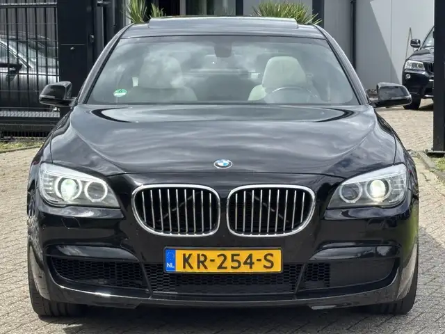 BMW 7 Series view 2