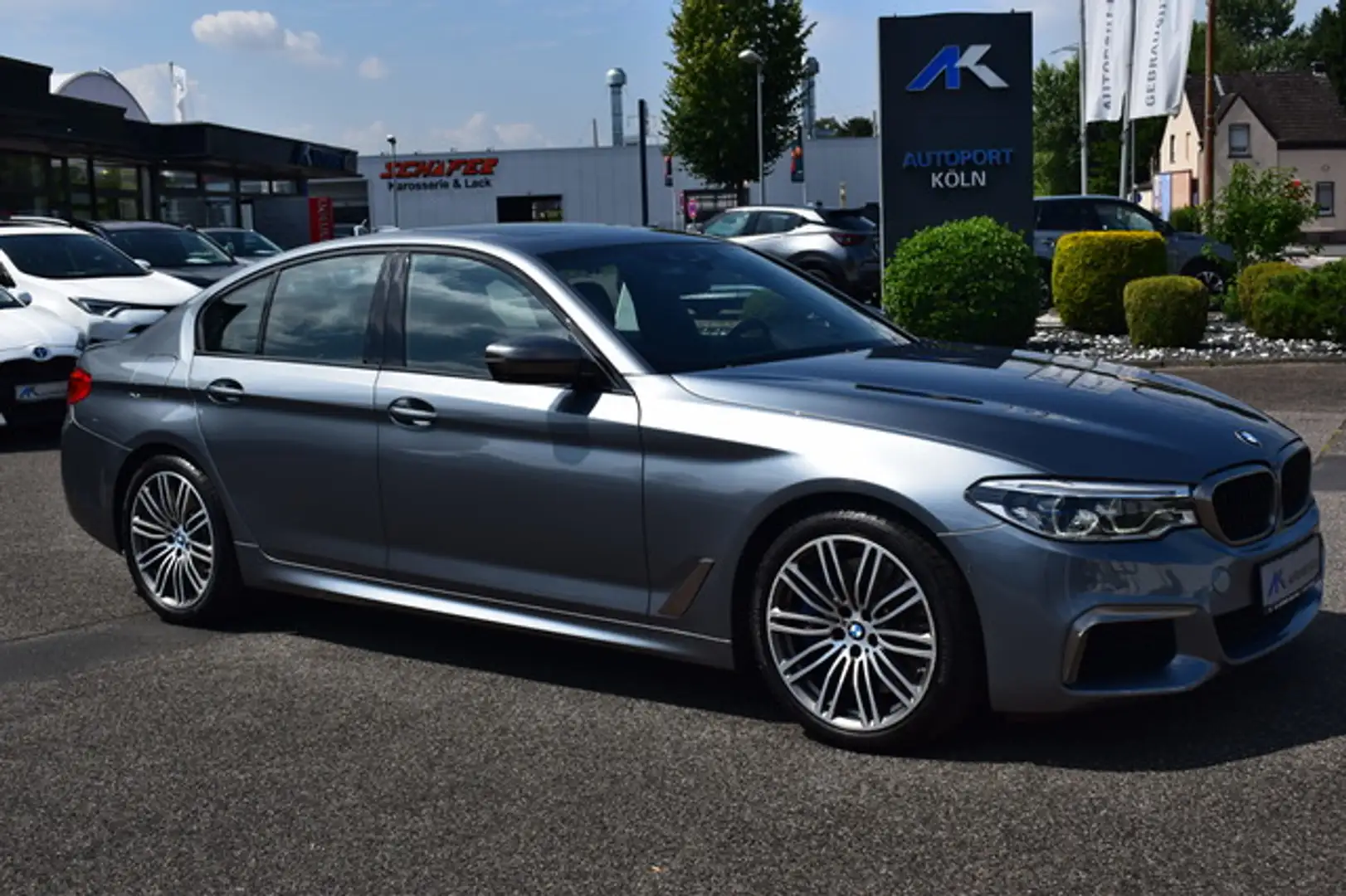 BMW M550 d*1.HD*H&K*Massage*Soft*Night-Paket* Gris - 1
