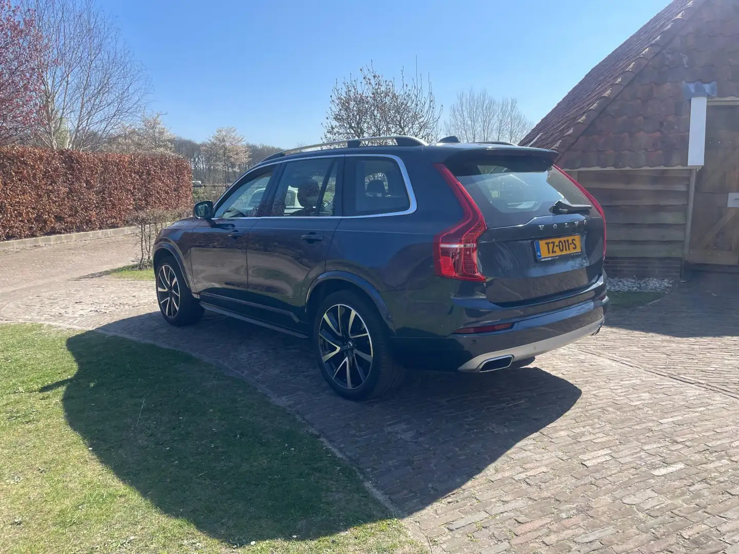 Volvo XC90 2.0 T8 Twin Engine AWD Momentum-Pano-7 pers-Trekha Blauw - 2