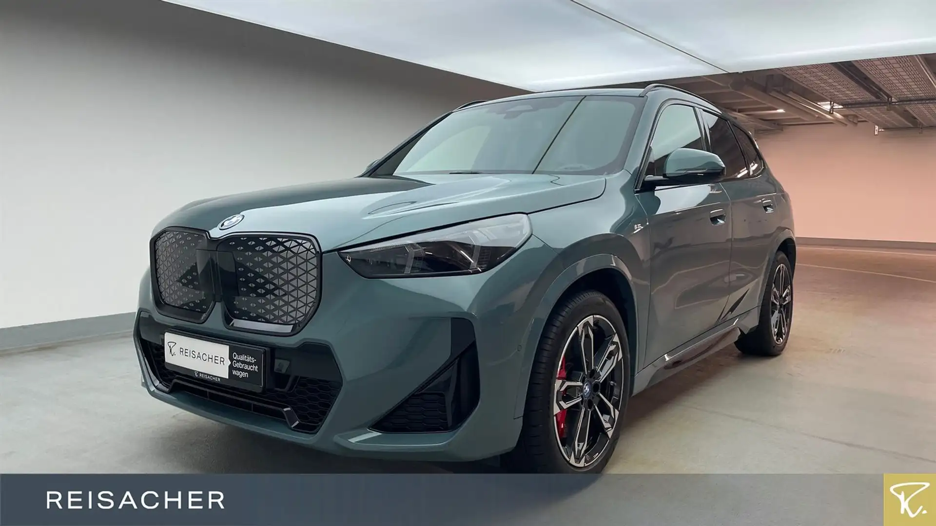 BMW iX1 IX1 A XDRIVE30 M-Sport PRO,AHK,eSitz&Mem,LED Vert - 1