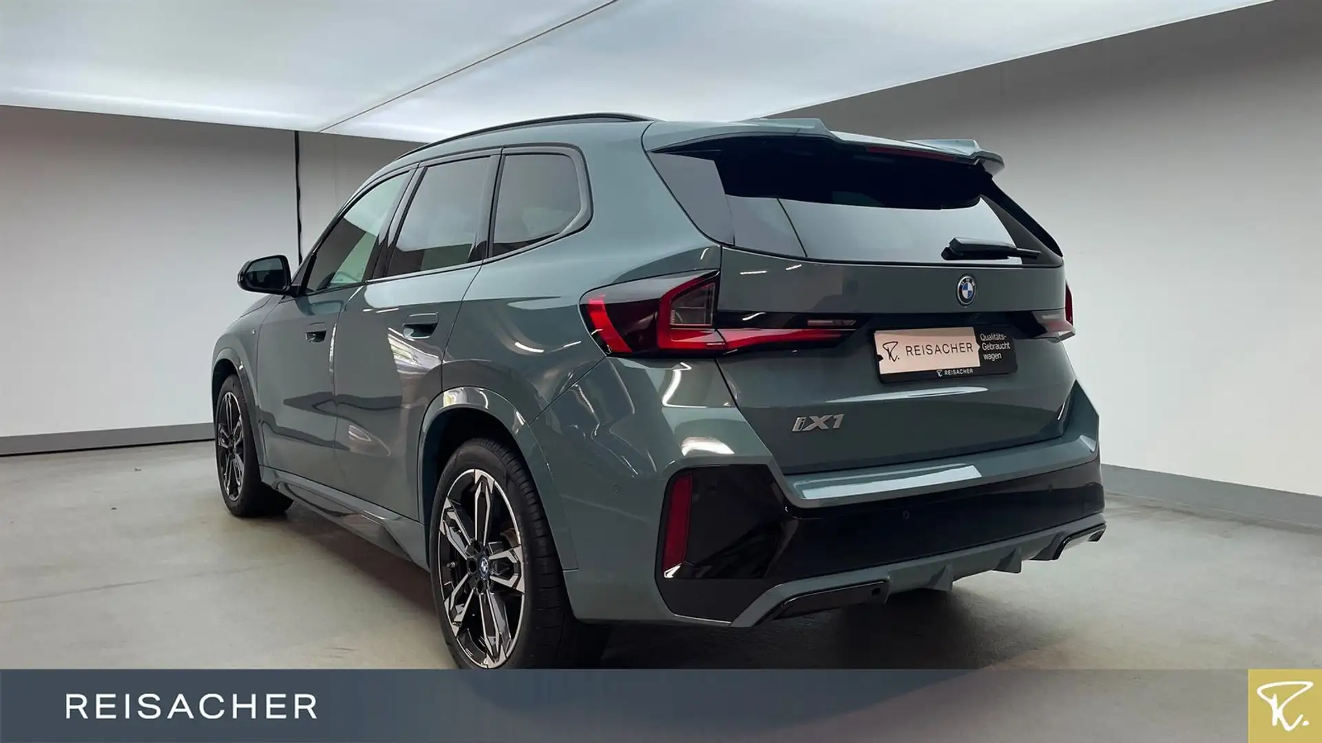 BMW iX1 IX1 A XDRIVE30 M-Sport PRO,AHK,eSitz&Mem,LED Vert - 2