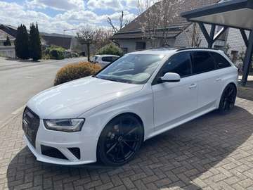 RS4 Avant/ RS-Schalensitze,ACC,Pano,8x20",B&O,77TKm,1.HD