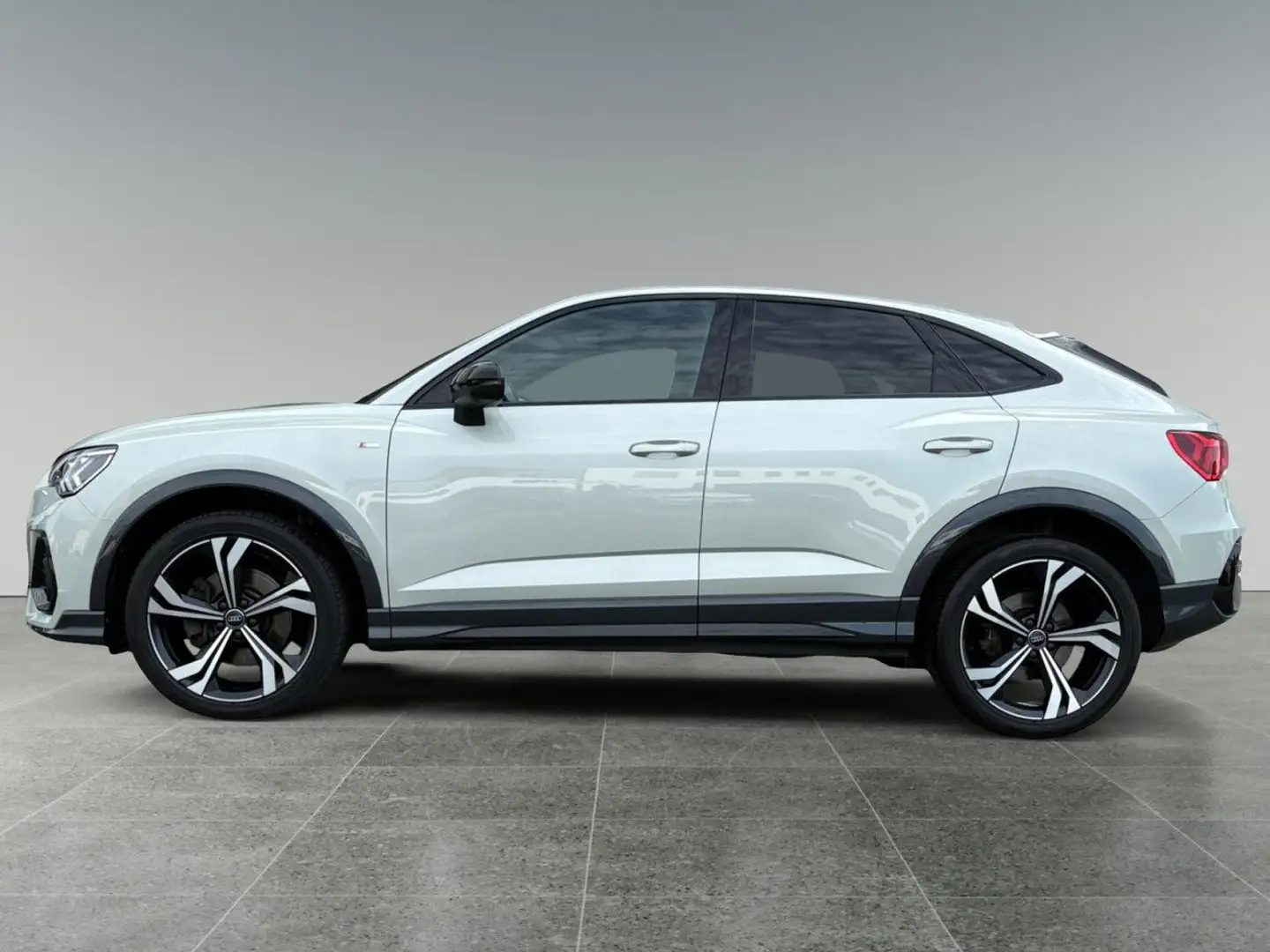 Audi Q3 Sportback 45 TFSI qu. 2x S line Edition One AHK Silber - 2