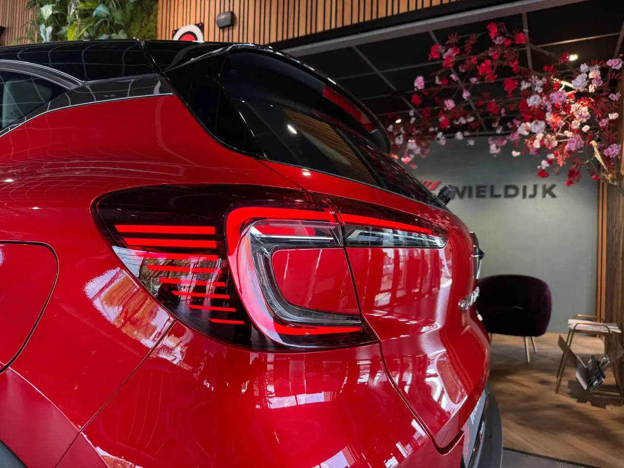 Renault Captur 1.6 E-Tech Plug-in Hybrid 160 Intens Camera Keyles, миниатюра 11