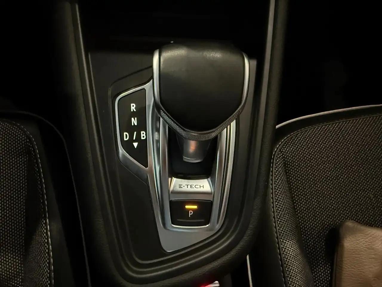 Renault Captur 1.6 E-Tech Plug-in Hybrid 160 Intens Camera Keyles, миниатюра 29