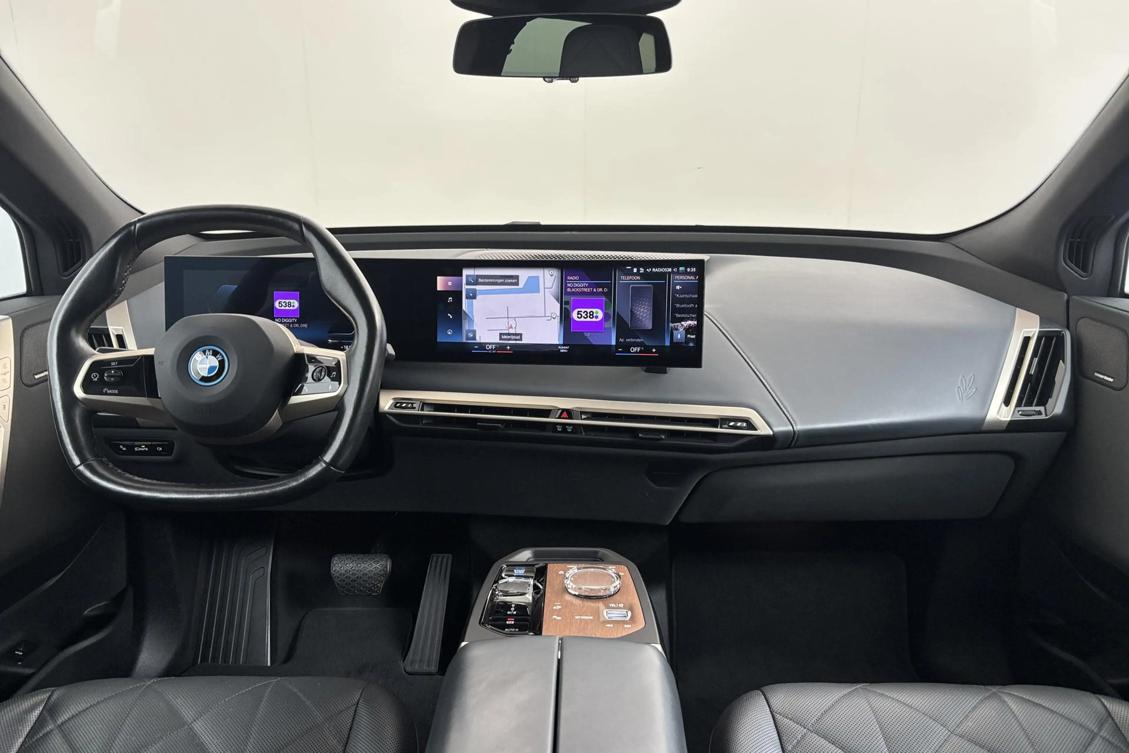 BMW iX xDrive50 High Executive 112 kWh Flagship elektrisc — photo 13