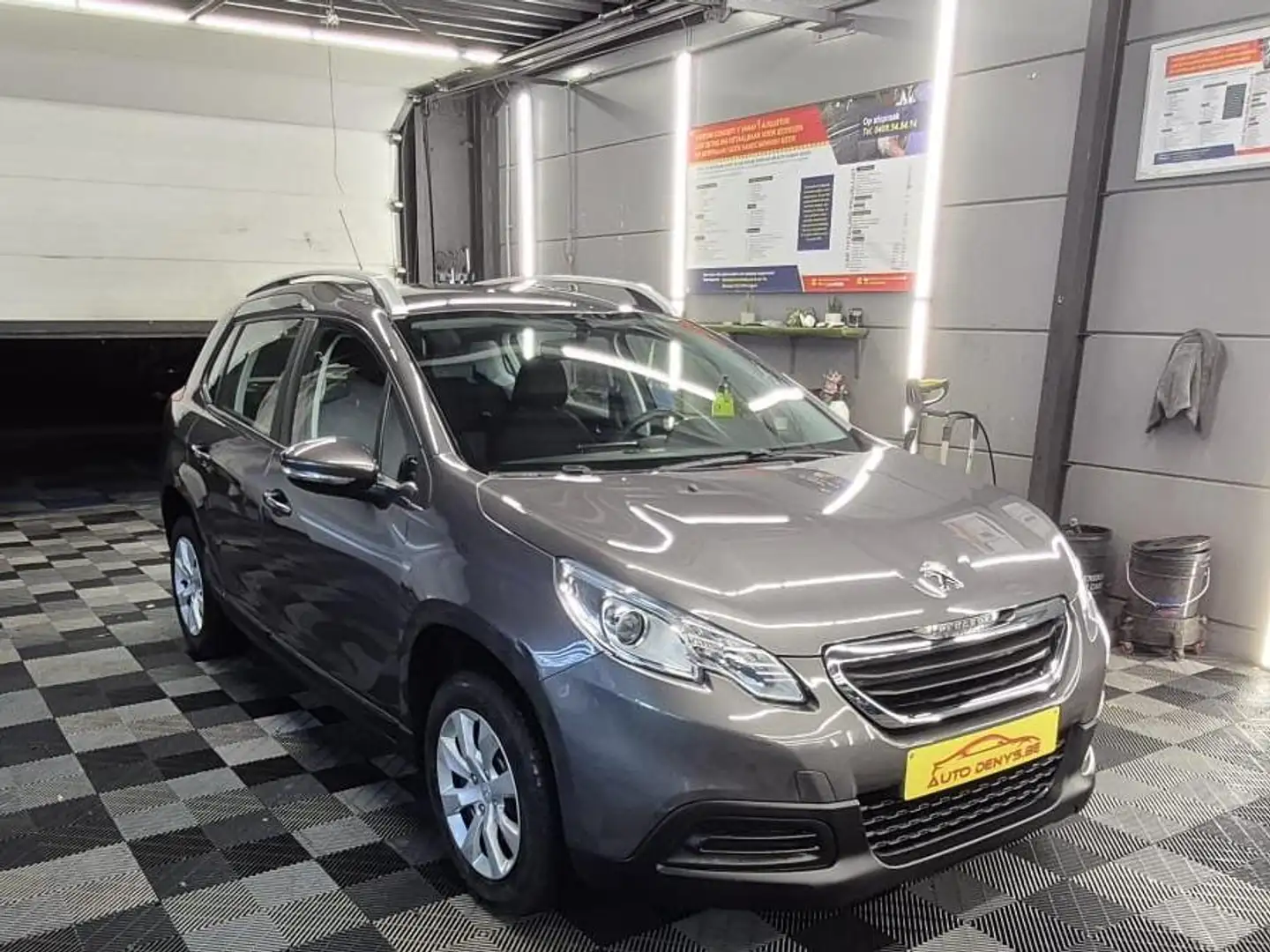 Peugeot 2008 1.2i benzine bj. 2014 82000km - 2