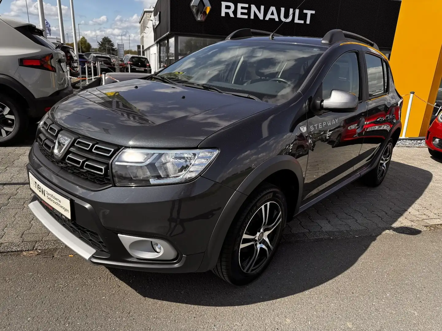 Dacia Sandero Stepway Celebration TCe 90 Start & Stop Gris - 2