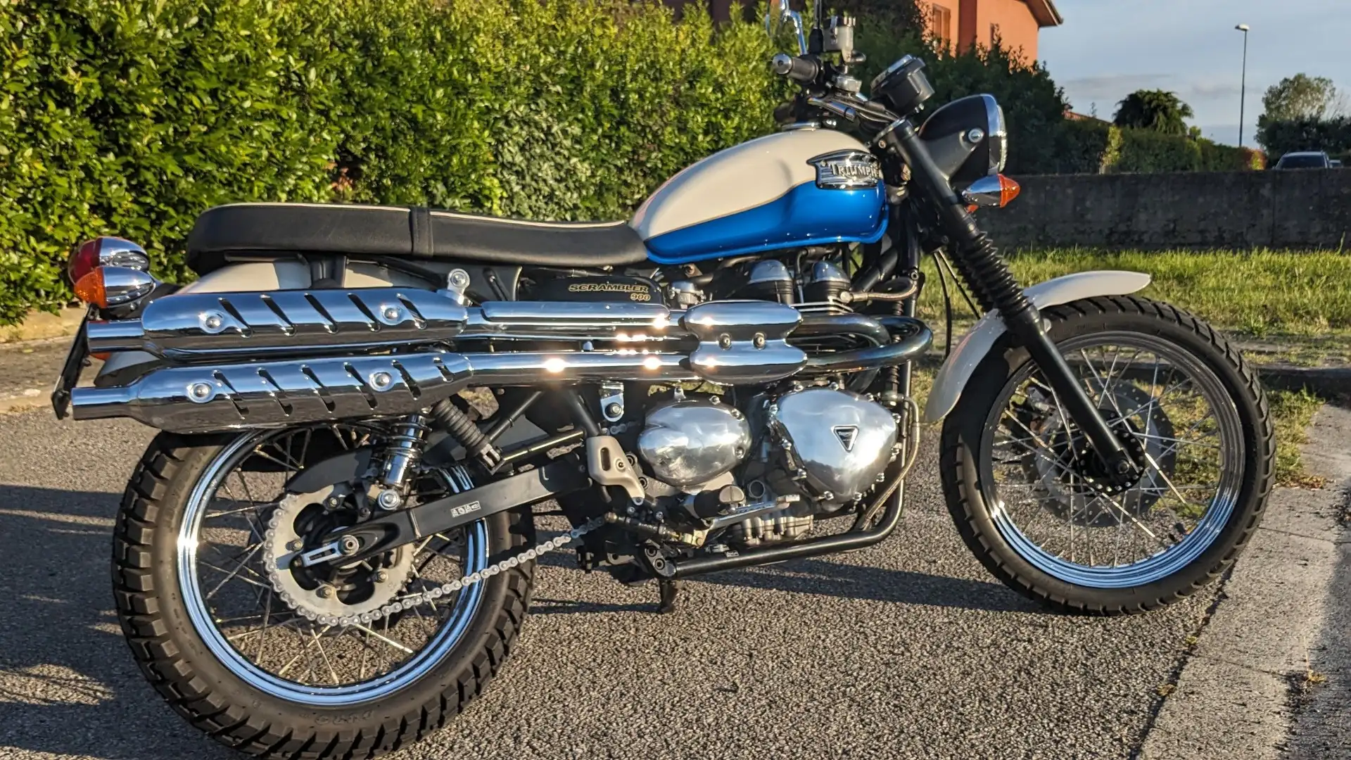 Triumph Scrambler Azul - 2
