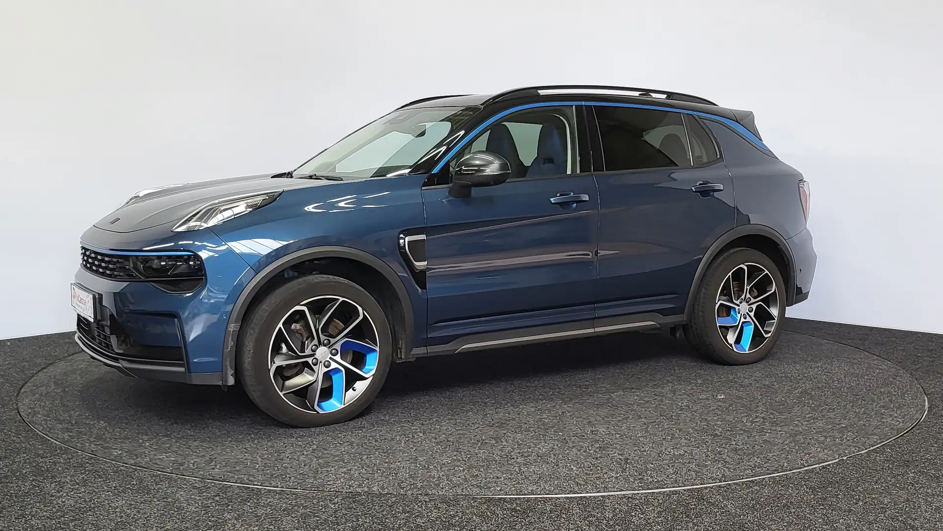 Lynk & Co 01 1.5 Turbo PHEV ~ Led ~ 360 ~ Pano ~ PDC ~MegaStock Blau - 1