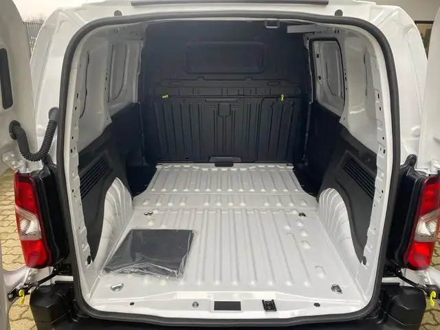 Peugeot Partner view 9