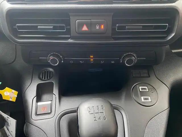 Peugeot Partner view 11