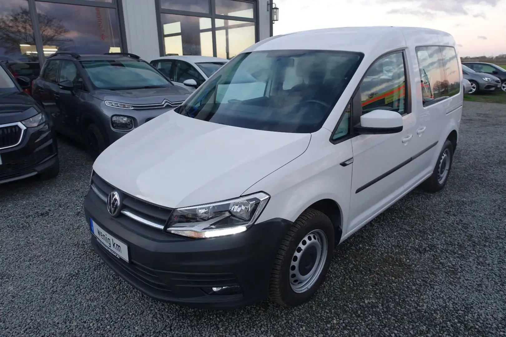 Volkswagen Caddy 1.0 lück.VW-Scheckheft TÜV NEU KLIMAAUT Weiß - 2