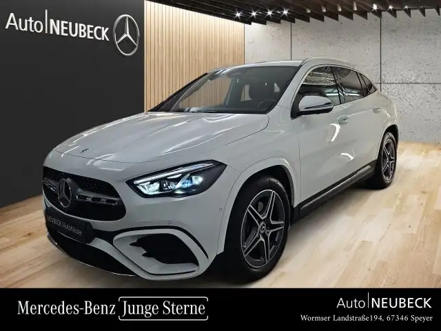 Mercedes-Benz GLA 220 4M AMG Line/Distronic/Totwinkel/Memory/ Navi/Keyless Go/Keyless Go Komfort Paket/Styling/Autom./Klima/LED/Park Assist.