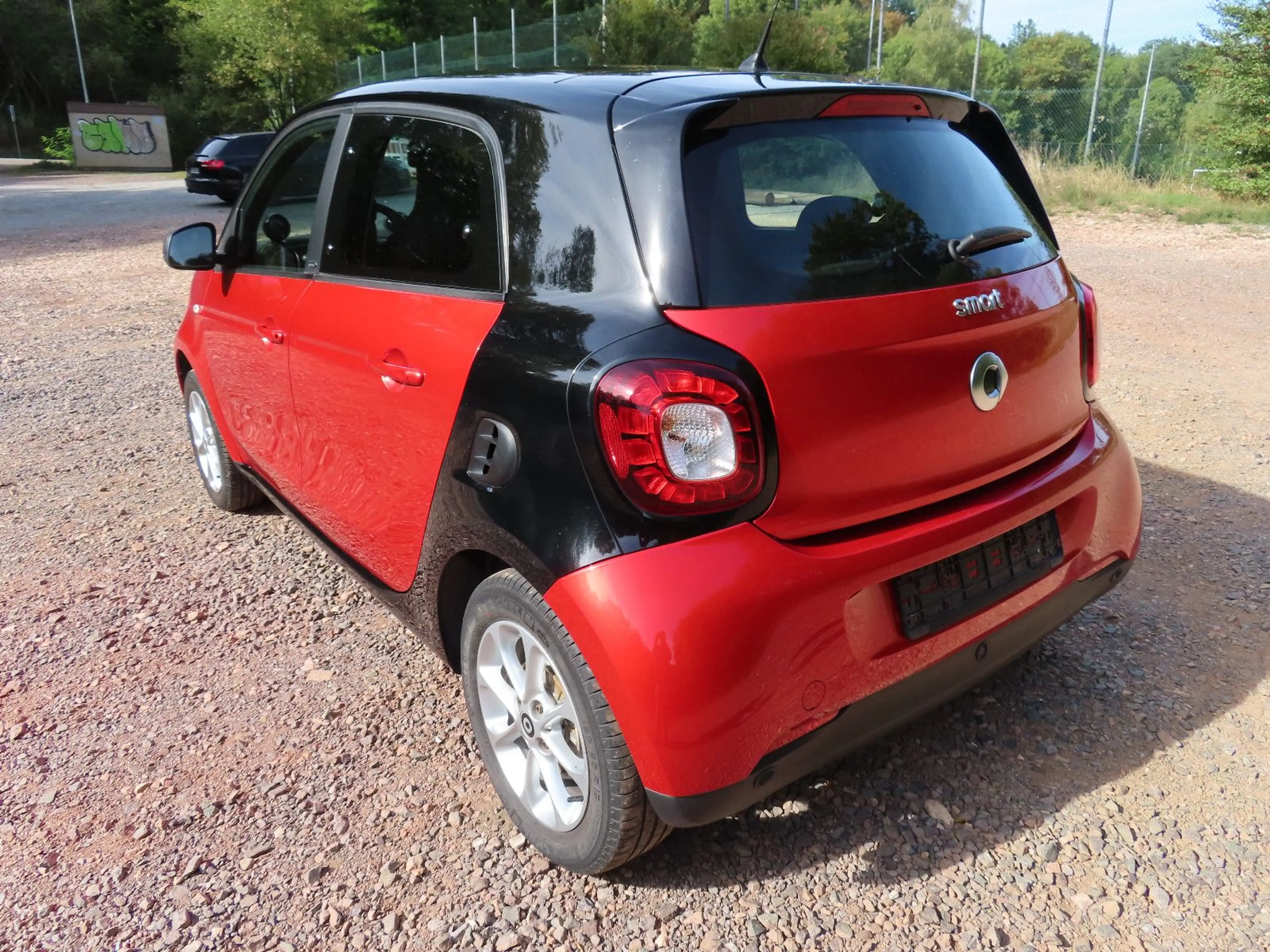 smart forFour 0.9 Turbo Automatik Navi, Temp, Shz, Glasdach — photo 3