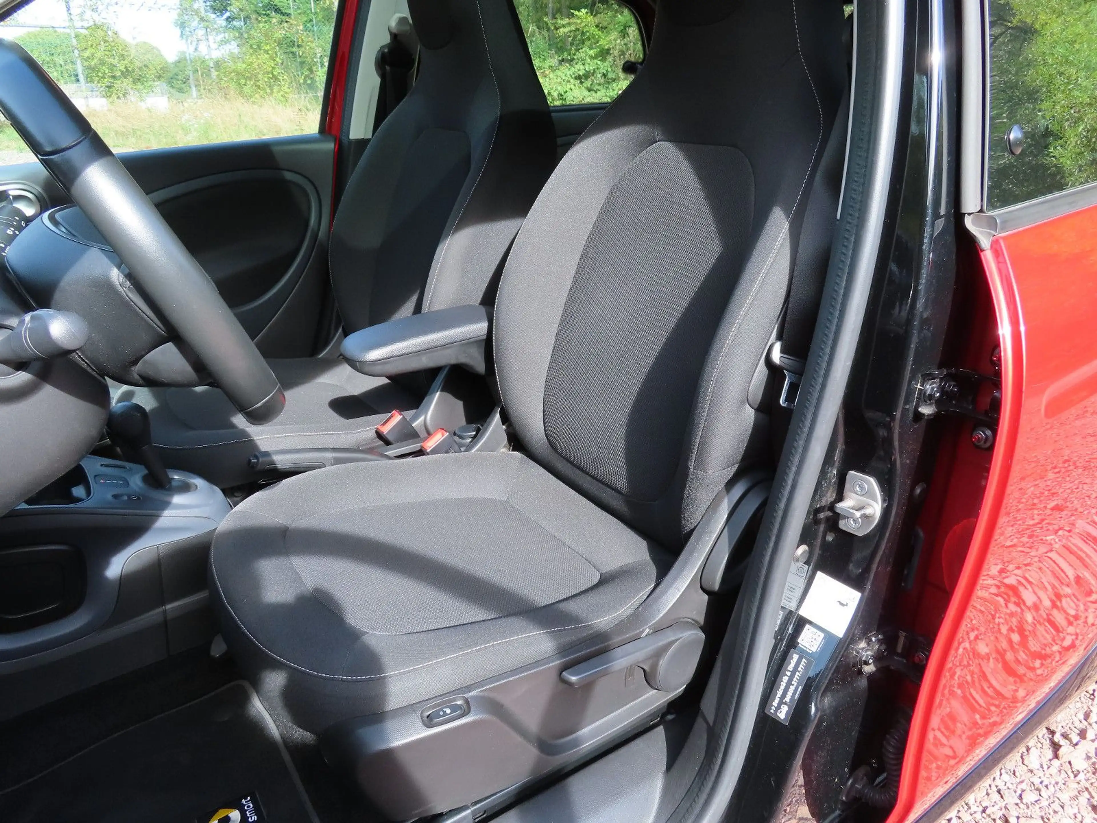 smart forFour 0.9 Turbo Automatik Navi, Temp, Shz, Glasdach — photo 12