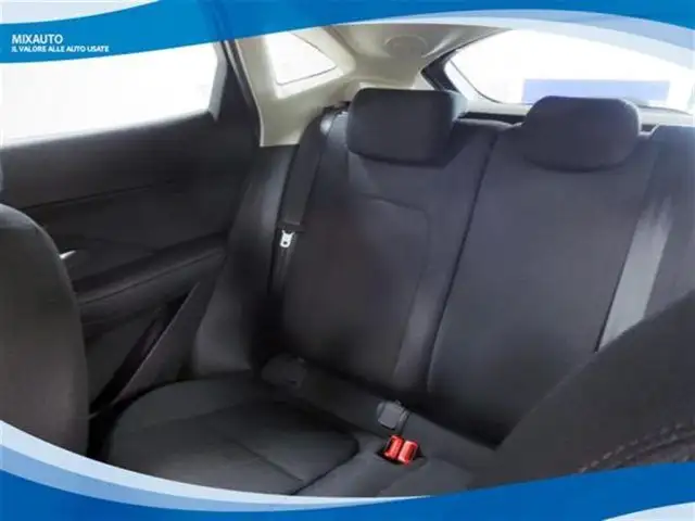 Jaguar E-Pace view 11