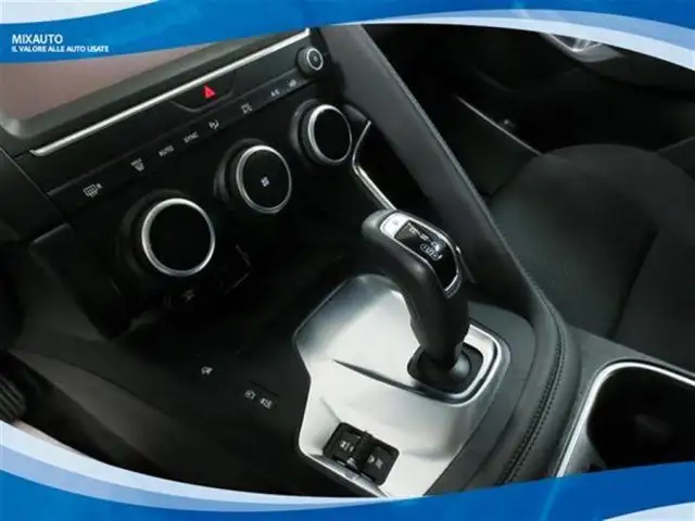 Jaguar E-Pace view 8
