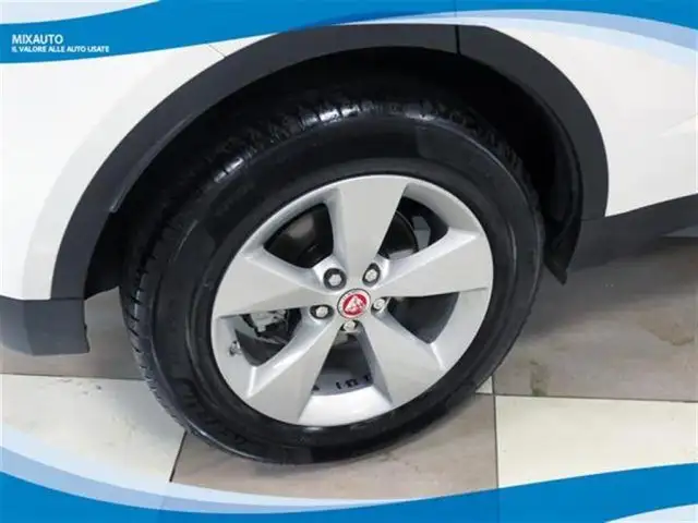 Jaguar E-Pace view 14