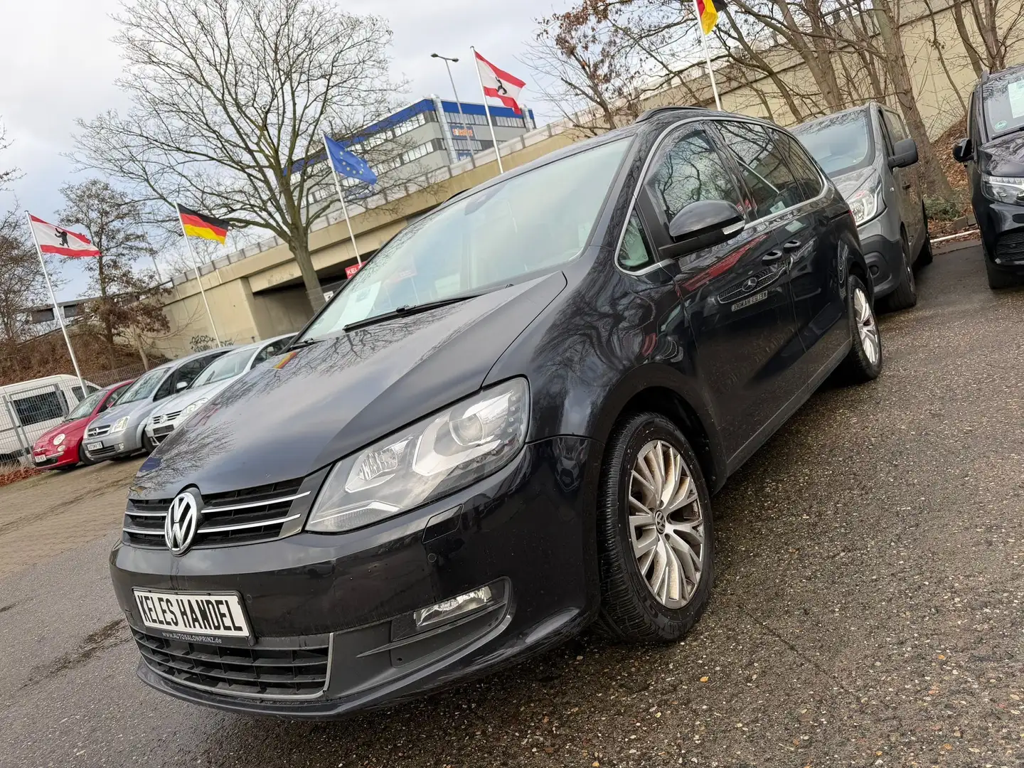 Volkswagen Sharan Comfortline BMT Schwarz - 2