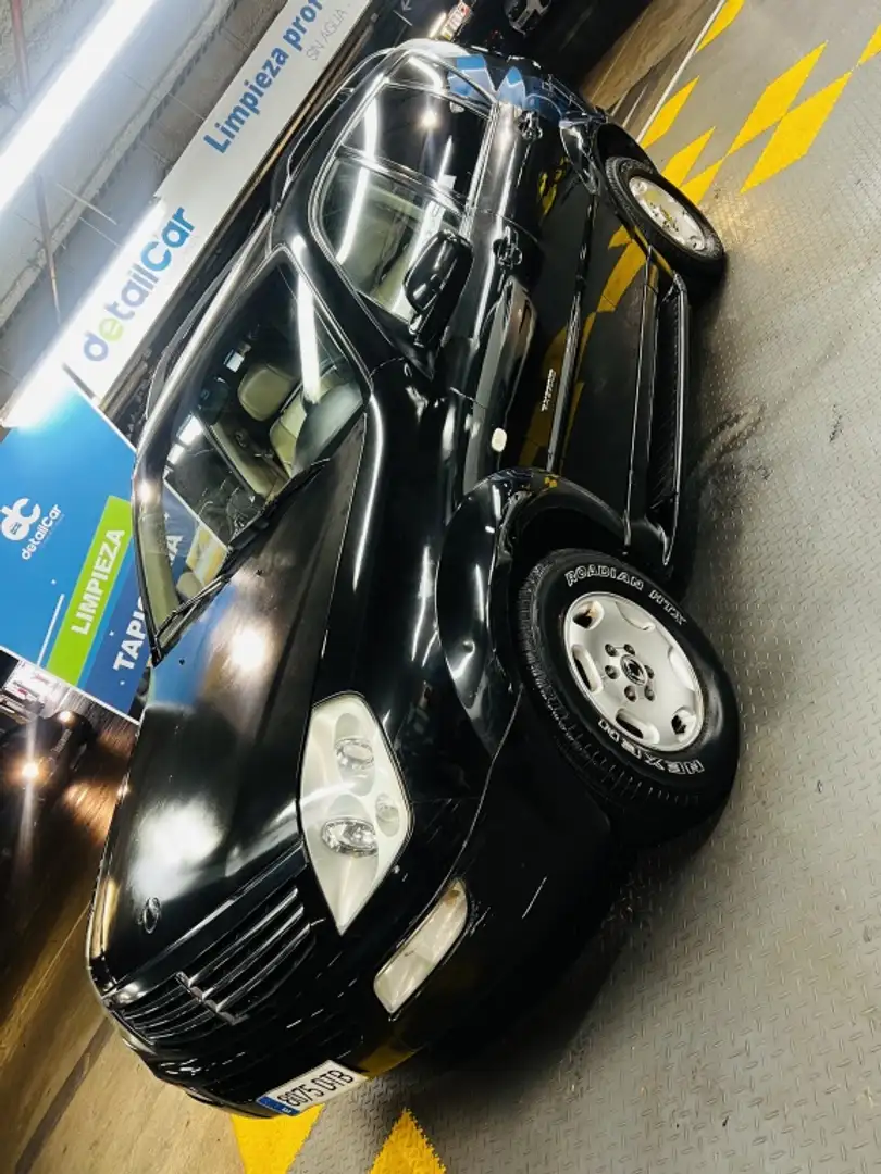 SsangYong Rexton 270 Plus Profesional Negro - 1